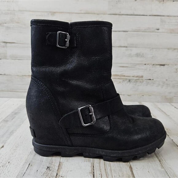 Sorel Joan Of Arctic II Black Suede Leatger Buckle Wedge Boots - Picture 4 of 9